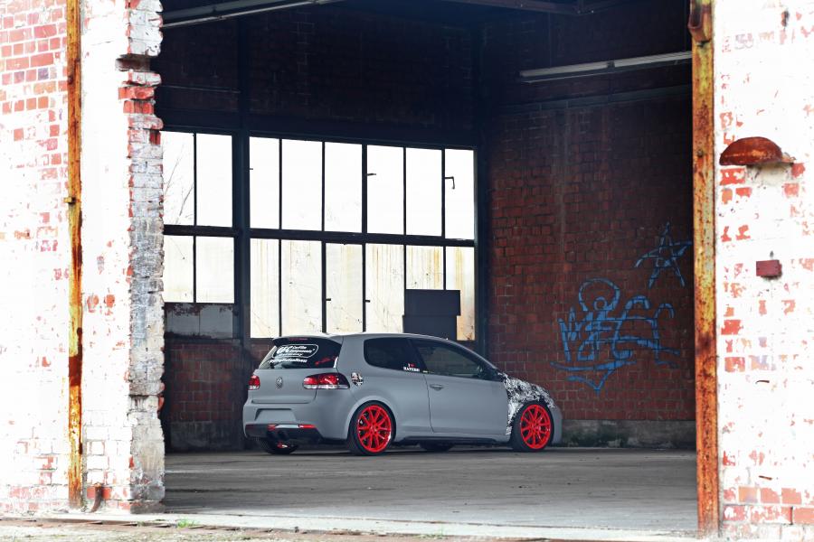 Volkswagen Golf GTi LeitGolf by CFC 2012 года  (фото 10 из 16)